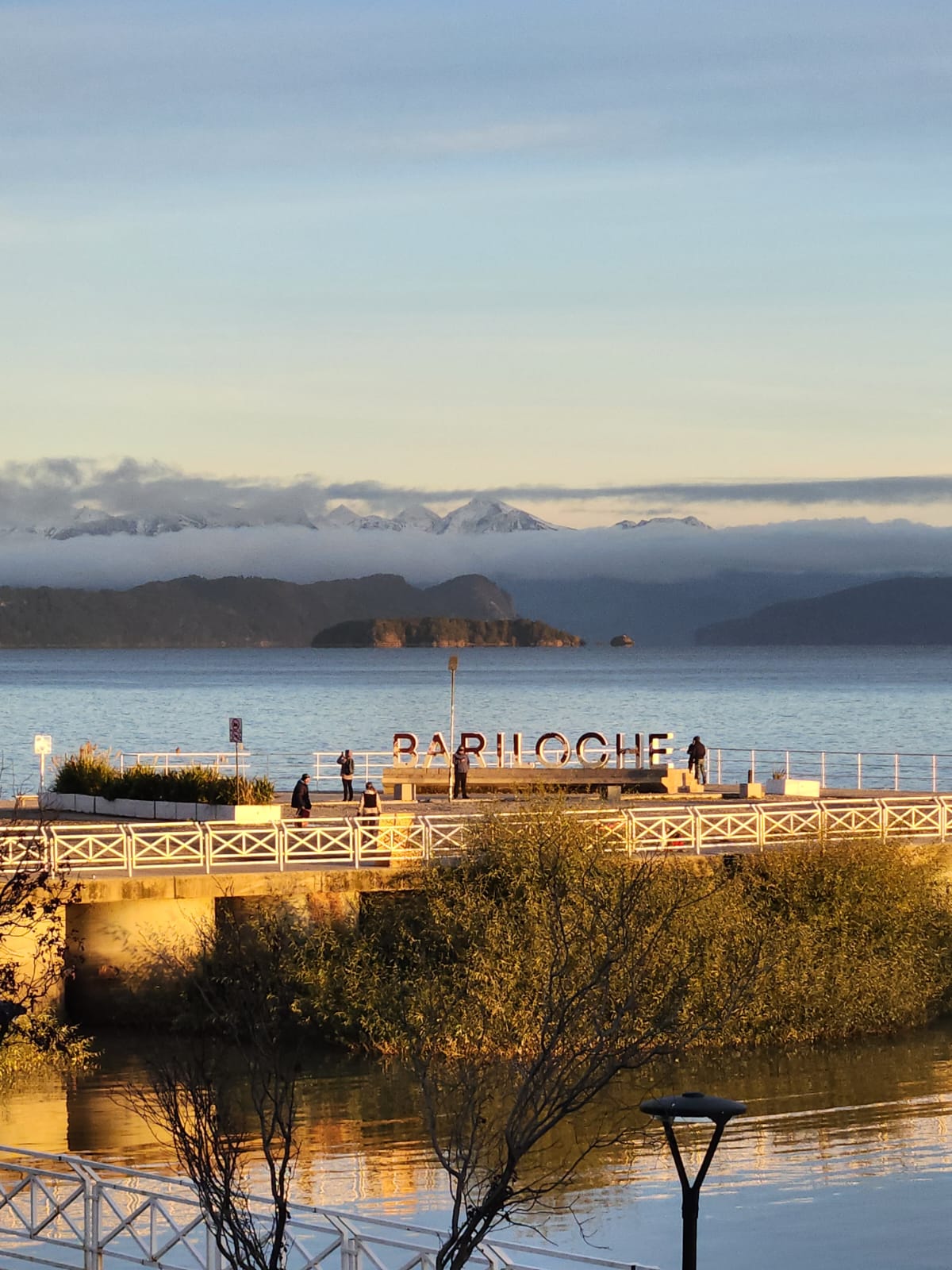 Centro cívico y letrero Bariloche, Bariloche, Argentina